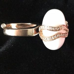 Ladies Glamorous Italian Statement Ring (NWOT)
